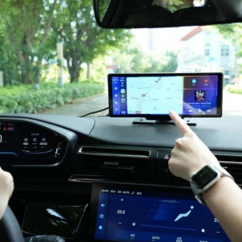 Älykäs Auto Näyttö – Helppo Navigointi Ja Integroitu Kamera