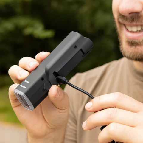 مصباح أمامي للدراجة 250 لومن - تعزيز الرؤية والسلامة أثناء الليل